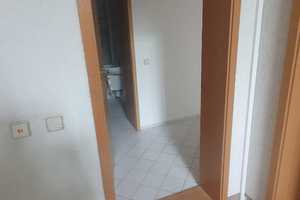 2 Zimmer mit Balkon und Einbauküche – Chemnitz – Vorschaubild 3