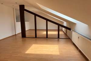 Charmante Dachgeschosswohnung in zentraler Lage von Essen-Bergerhausen! – Rellinghauser Straße 274, 45136 Bergerhausen, Essen – Vorschaubild 3