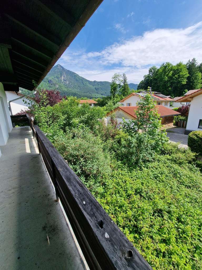 Immobilie in Marquartstein - Großzügiges Wohnhaus mit viel Potenzial und in bester Lage - Bild 2