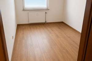 Weitblick-Balkon in der 4. Etage mit 4 Zimmern in Remscheid – Henkelshof 5-7, 42897 Henkelshof, Remscheid – Vorschaubild 9