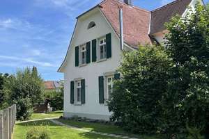RESERVIERT - Wunderschöne Doppelhaushälfte mit viel Umschwung – Die vollständige Adresse der Immobilie erhältst du vom Anbieter., 79761 Waldshut-Tiengen – Vorschaubild 2