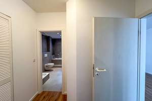 Moderne Wohnung mit zwei Balkonen und Aufzug!*Bad & Böden neu* – Die vollständige Adresse der Immobilie erhältst du vom Anbieter., 65195 Rheingauviertel / Hollerborn, Wiesbaden – Vorschaubild 12
