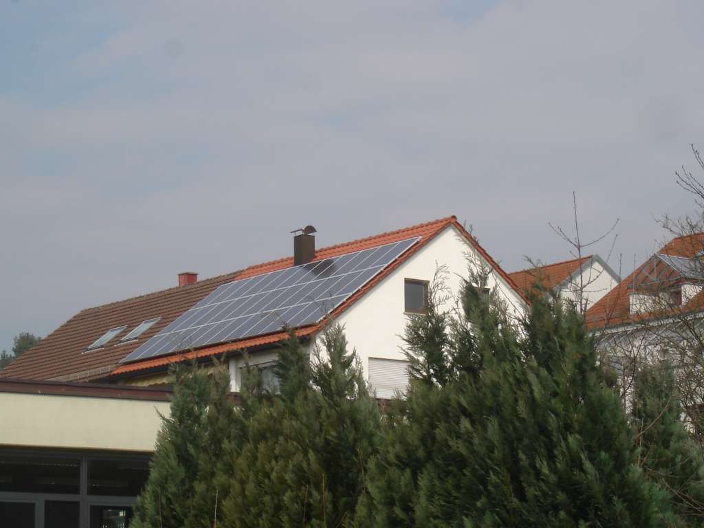 Immobilie in Altbach - Geräumiges 9-Zimmer Haus mit Garage in Altbach - Bild 0