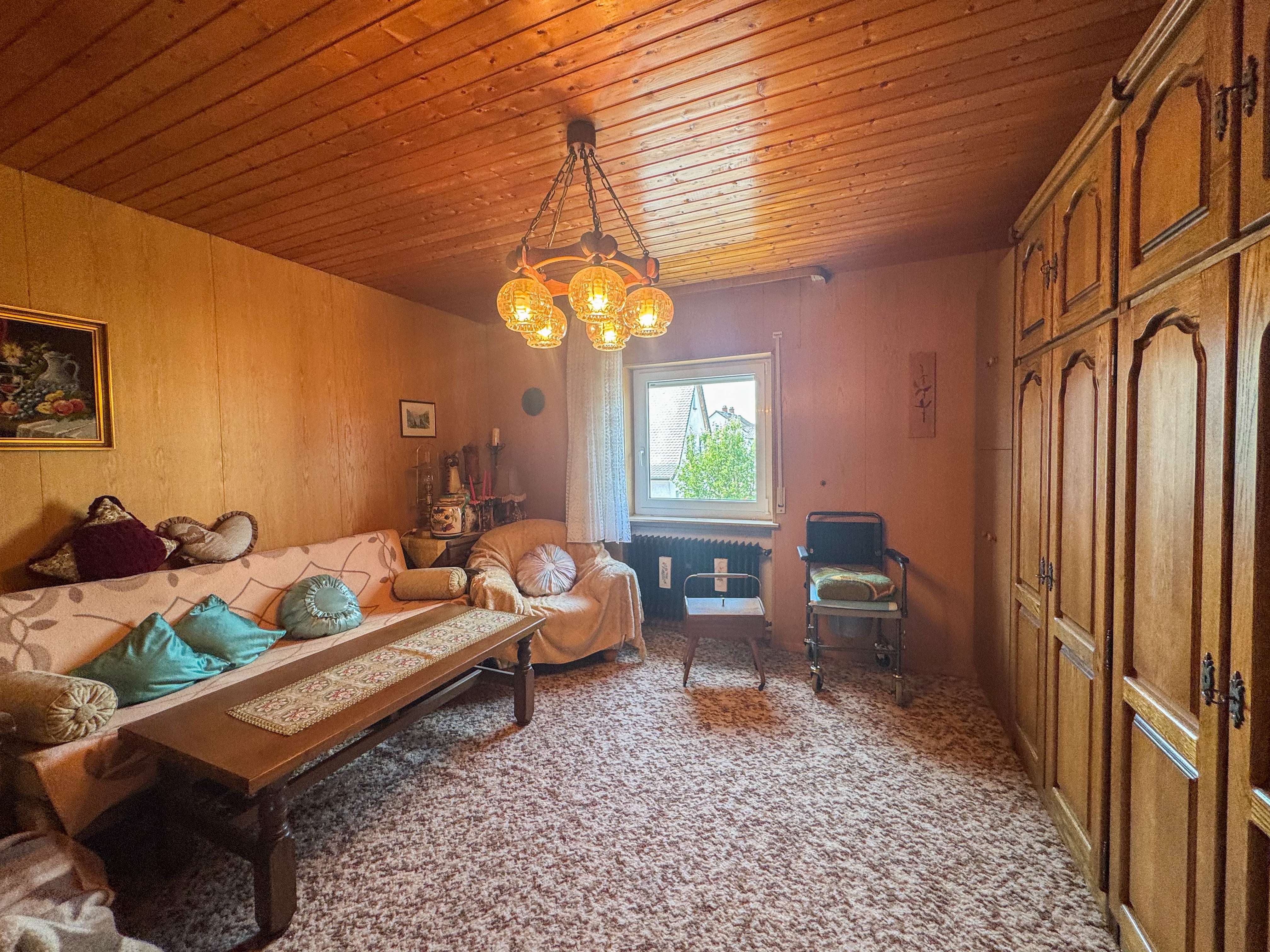 Immobilie in Riedstadt - Großzügiges und gepflegtes Zweifamilienhaus mit Garten, Terrasse, und Garagen sowie Ausbaupotenzial - Bild 9