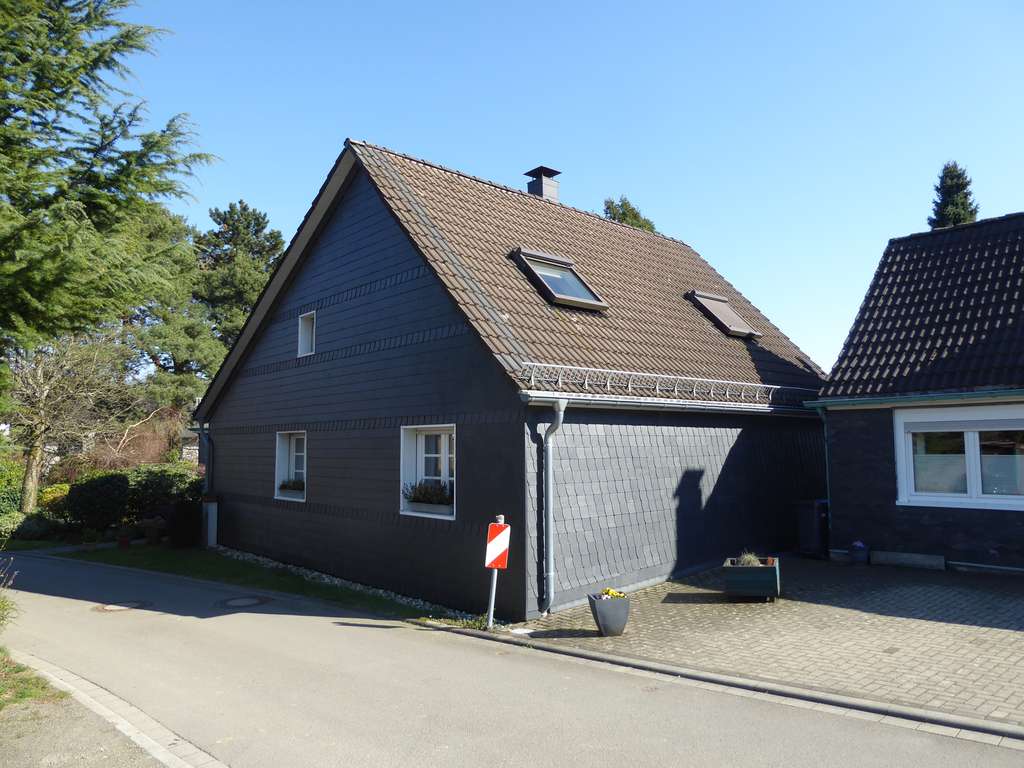 Immobilie in Wermelskirchen - Schönes, gepflegtes Haus in der Hofschaft Oberwinkelhausen - Bild 0