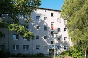 Zentral gelegen, grün wohnen – 3 Zimmer mit Loggia – Die vollständige Adresse der Immobilie erhältst du vom Anbieter., 38446 Hellwinkel, Wolfsburg – Vorschaubild 2