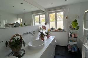 Schönes WG-Zimmer,nur an weibliche Mitbewohnerin, Garten und Stellplatz in Stgt-Rohr