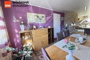 Ein Raumwunder ist diese hübsche gepflegte Doppelhaushälfte mit Garage, Nebengebäude und kl. Garten – Helmstedt (Kreis) – Vorschaubild 4