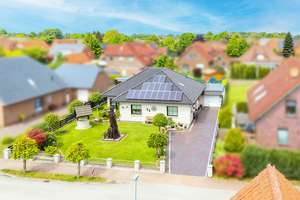 Altersgerecht & pflegeleicht - Bungalow in zentraler Siedlungslage von Westerholt – Die vollständige Adresse der Immobilie erhältst du vom Anbieter., 26556 Westerholt – Vorschaubild 1
