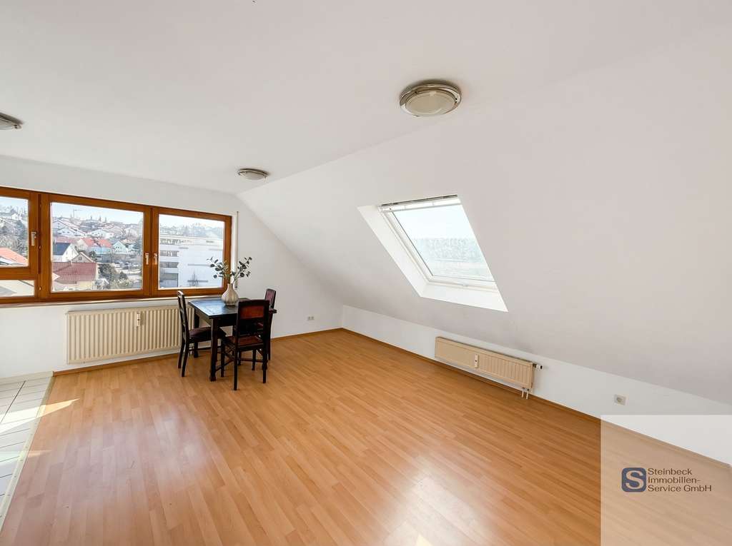 Immobilie in Stockach - Sofort bezugsfrei! DG-Wohnung in Stockach - sofort einziehen oder vermieten - Bild 1