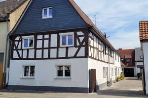 Kernsaniertes Fachwerkhaus mit Stellplatz und kleinem Hofgarten! 360-Grad-Rundgang unter Links! – Die vollständige Adresse der Immobilie erhältst du vom Anbieter., 63110 Rodgau – Vorschaubild 1