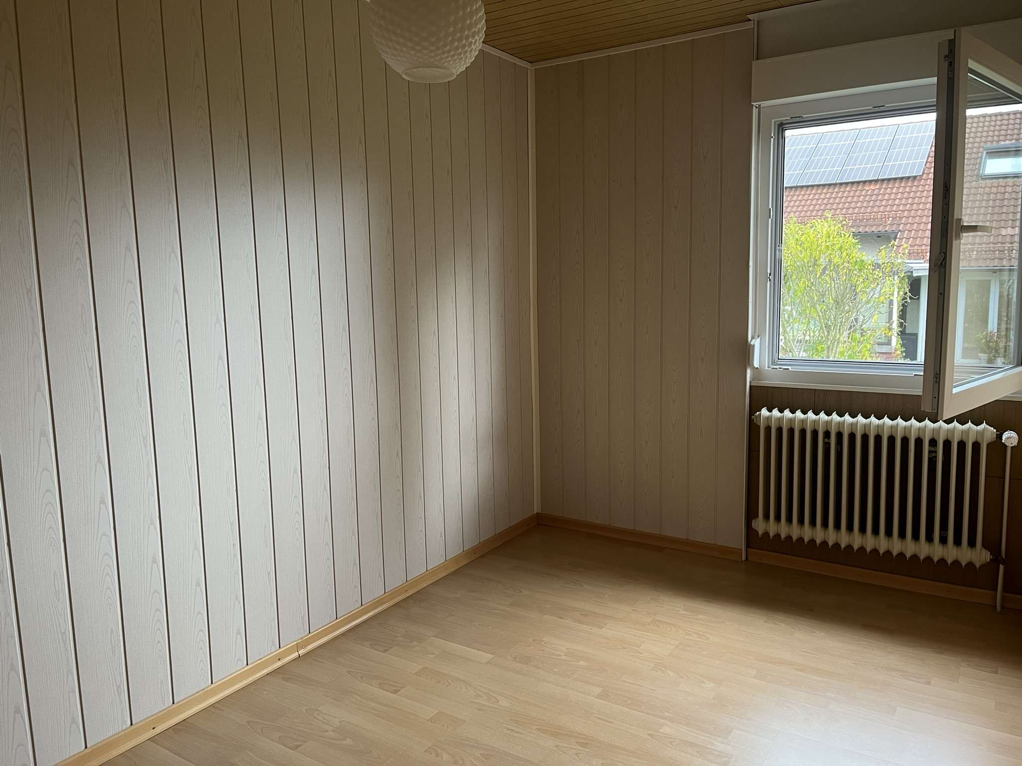 Immobilie in Durlangen - Schönes EFH mit ELW und großem Garten in ruhiger Lage - Bild 2