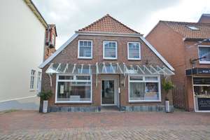 Wohn- und Geschäftshaus in Zentrumslage mit PKW-Stellplätzen – Die vollständige Adresse der Immobilie erhältst du vom Anbieter., 23758 Oldenburg in Holstein – Vorschaubild 2