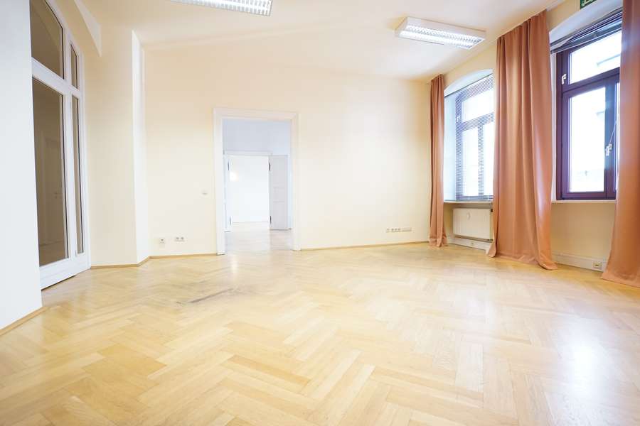 Büro 1