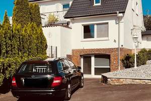 Freistehendes Einfamilienhaus mit Panoramaausblick