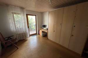 Mehrgenerationenhaus mit Entwicklungspotenzial in ruhiger Lage von Hildrizhausen – Die vollständige Adresse der Immobilie erhältst du vom Anbieter., 71157 Hildrizhausen – Vorschaubild 3