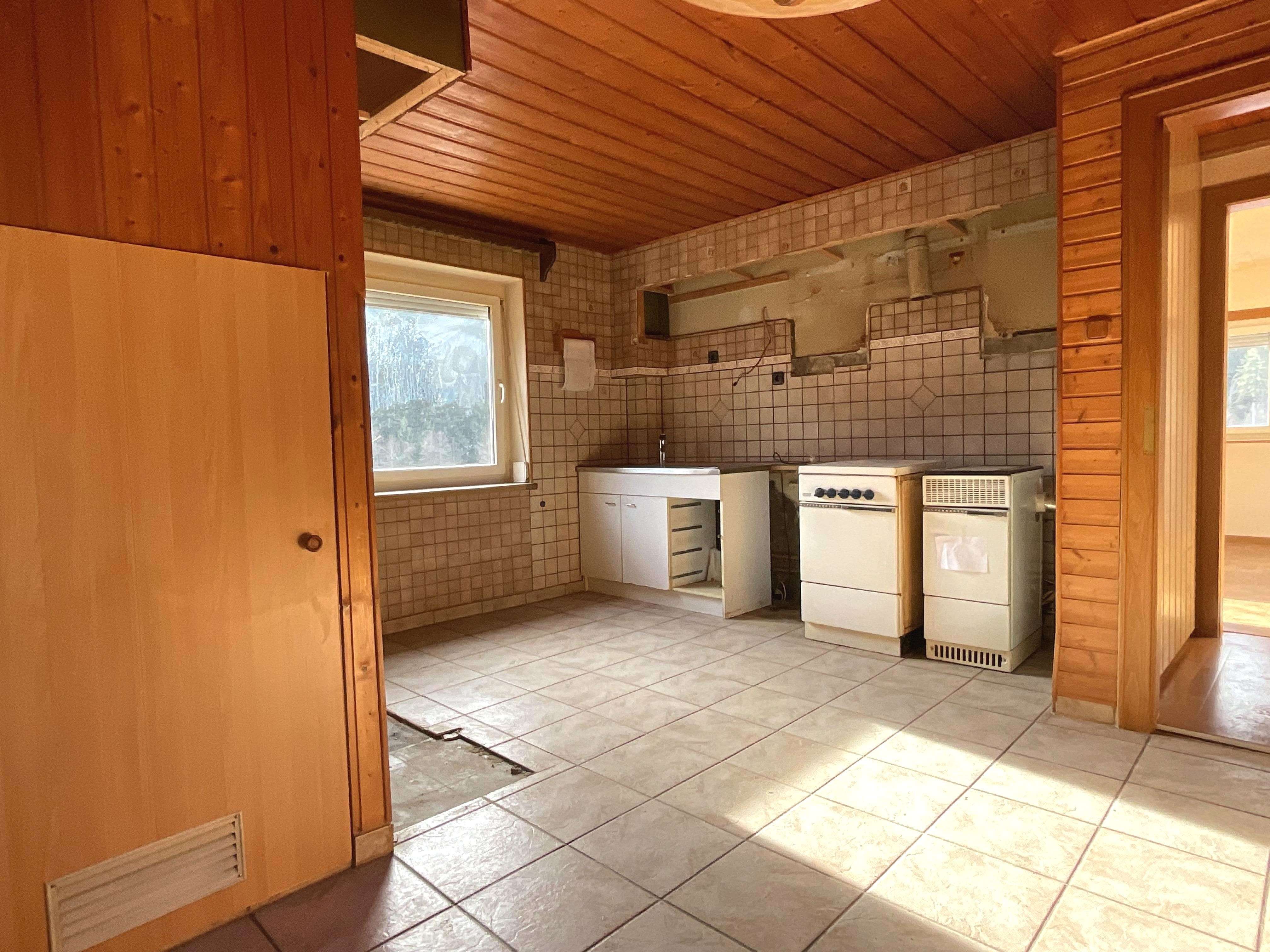 Immobilie in Triberg im Schwarzwald - Raum für Ideen und neue Perspektiven – Sanierungsbedürftiges Einfamilienhaus in Triberg! - Bild 3