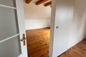 Charakter-Dachgeschoss mit Garten in Potsdam – für Mieter mit Gestaltungswillen – Am Gehölz 12, 14480 Am Stern, Potsdam – Vorschaubild 2