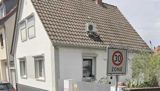 Bild von Gepflegtes Einfamilienhaus mit kleinem Garten, zentrale Lage in Hainburg (Kreis Offenbach)