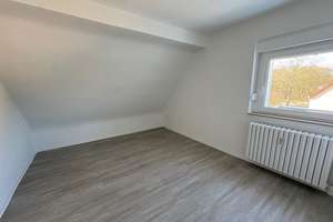 Wohnen unterm Dach – Renovierte 2,5-Zimmer-Wohnung mit Charme – Distelbeckhof 89, 45327 Katernberg, Essen – Vorschaubild 5