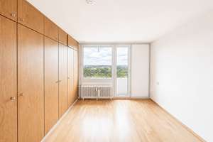 S-Asemwald: Tolle 4,5-Zi.-Wohnung mit Lift, TG-Stellpl., 2 Bäder, Fernsicht & Aussicht ins Grüne*** – Die vollständige Adresse der Immobilie erhältst du vom Anbieter., 70599 Asemwald, Stuttgart – Vorschaubild 9