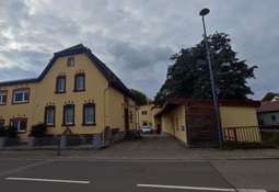 Haupthaus Straßenseite