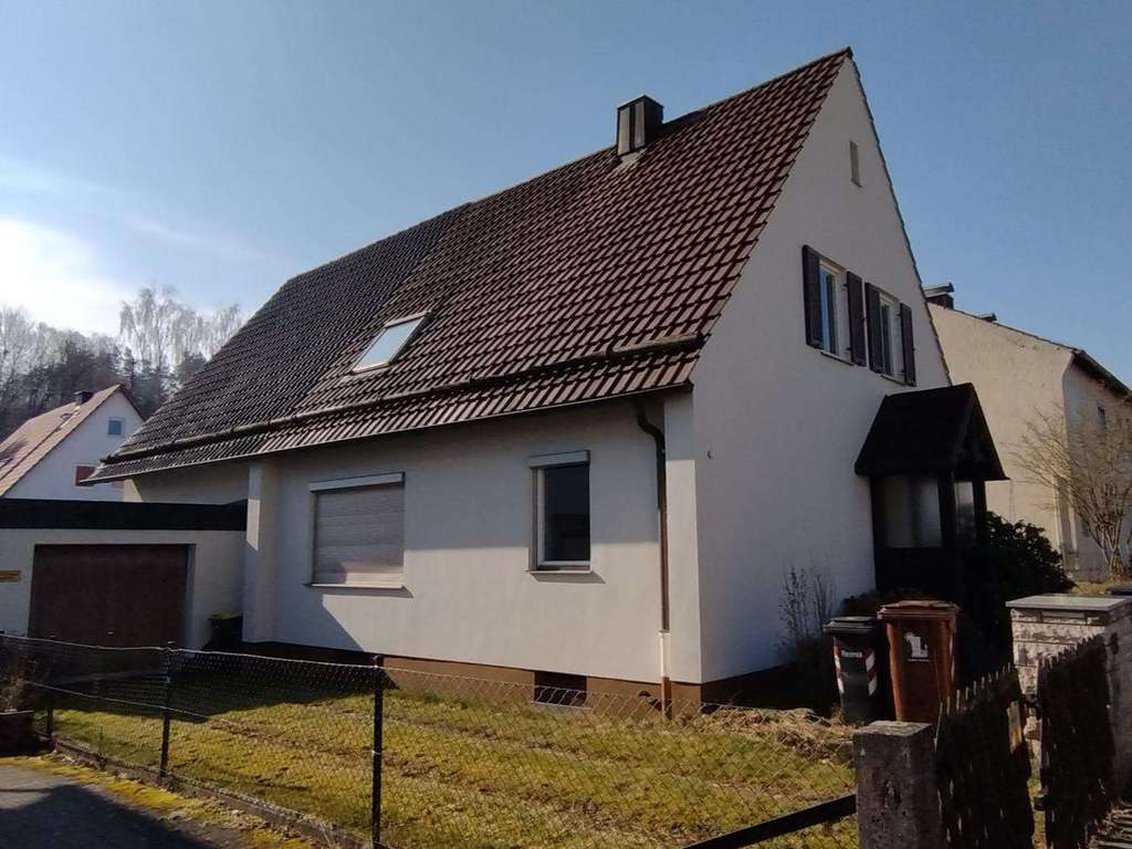 Immobilie in Aystetten - Attraktives Ein- oder Zweifamilienhaus - Bild 1