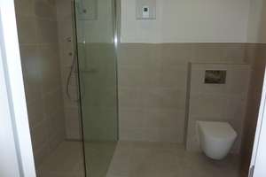 Renovierte 3-Zi.-Whg., 4. OG., Lift, 2  Balkone, K.D. saniertes Bad, G.-WC, ca. 100 m², € 1.300,-- – 40625 Gerresheim, Düsseldorf – Vorschaubild 5