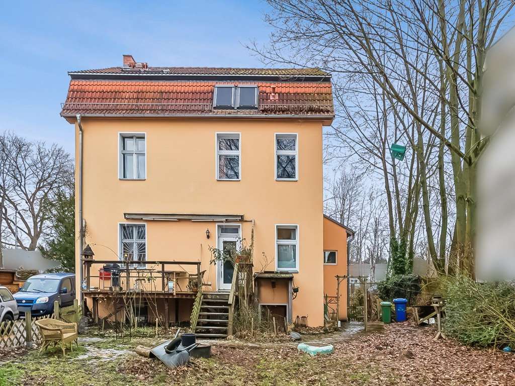 Immobilie in Eichwalde - Rarität, absehbar bezugsfrei! Geräumige Villa mit 6 Zimmern voll unterkellert in Eichwalde - Bild 1