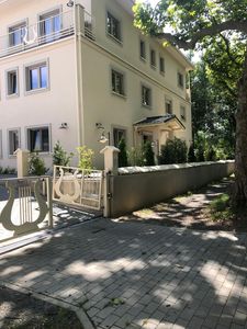 Ruhige, möblierte Souterrain-2-Raum-Wohnung, Nichtraucher, mit Fahrstuhl