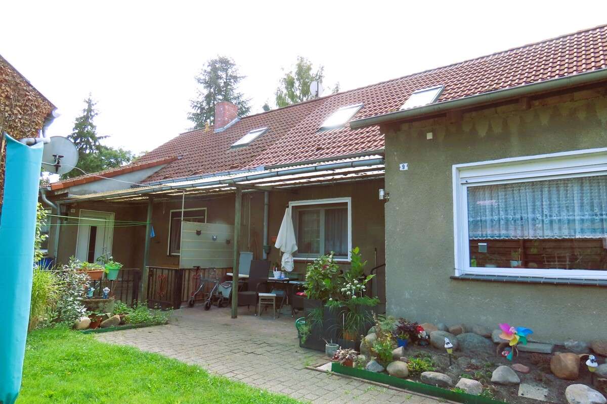 2 kleine Doppelhaushälfte mit Gartengrundstück, Stendal Kreis – Bild 1