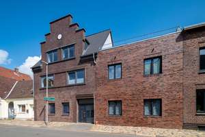 Historisch und modern optimal kombiniert: Anlageobjekt mit 7 Wohnungen nahe Husumer Schloss. – Die vollständige Adresse der Immobilie erhältst du vom Anbieter., 25813 Husum – Vorschaubild 4