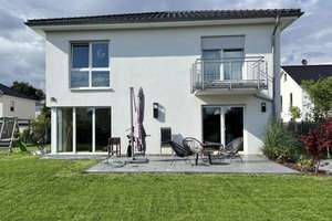 Modernes energieeffizientes Familienhaus (KfW55) mit Garten, Terrasse & 2 Stellplätzen