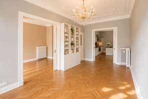 Jugendstil-Grandesse am Innocentiapark:  217 m²,  6,5 Zimmer  &  zwei Balkone in Harvestehude – Die vollständige Adresse der Immobilie erhältst du vom Anbieter., 20144 Harvestehude, Hamburg – Vorschaubild 6