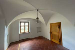 Ein „Schlössl“ an der Donau - Nur 5 Minuten zum Zentrum – Die vollständige Adresse der Immobilie erhältst du vom Anbieter., 94034 Hacklberg, Passau – Vorschaubild 3