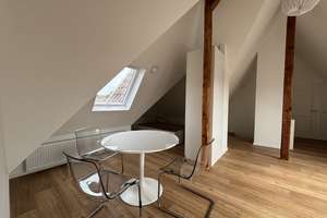 Möblierte, helle Dachgeschosswohnung nach Sanierung – Planckstraße 1, 70184 Gablenberg, Stuttgart – Vorschaubild 4