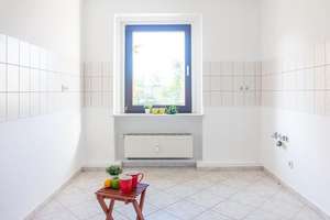 2-Raum-Wohnung mit Tageslichtbad in ruhiger Seitenstraße – Bahnstr. 45, 9116 Schönau, Chemnitz – Vorschaubild 3