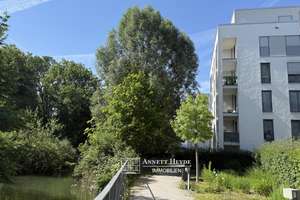 Ihr Blick in Grün und auf den Garchinger Mühlbach - zentrums- wie naturnah in Schwabing-Freimann – Die vollständige Adresse der Immobilie erhältst du vom Anbieter., 80939 Obere Isarau, München – Vorschaubild 2