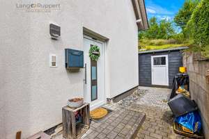 Modernes Wohnen im Grünen - EFH mit Garten, Terrasse und PV-Anlage – Die vollständige Adresse der Immobilie erhältst du vom Anbieter., 64658 Fürth – Vorschaubild 2
