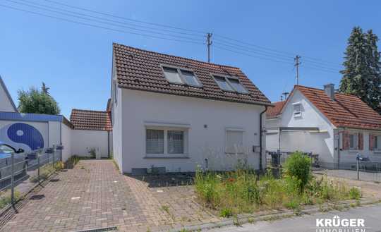 KA-Grünwinkel / freistehendes EFH mit 3 Zimmern, KFZ-Stellplätzen und Grundstück / bezugsfrei