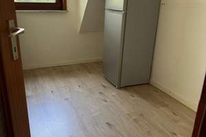 Neugraben-Fischbek: Helle 2-Zimmer-Dachgeschosswohnung mit Balkon – Die vollständige Adresse der Immobilie erhältst du vom Anbieter., 21149 Neugraben-Fischbek, Hamburg – Vorschaubild 3