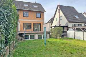 Familienidylle mit Potenzial: Charmante Doppelhaushälfte mit großem Garten – Duisburg – Vorschaubild 1