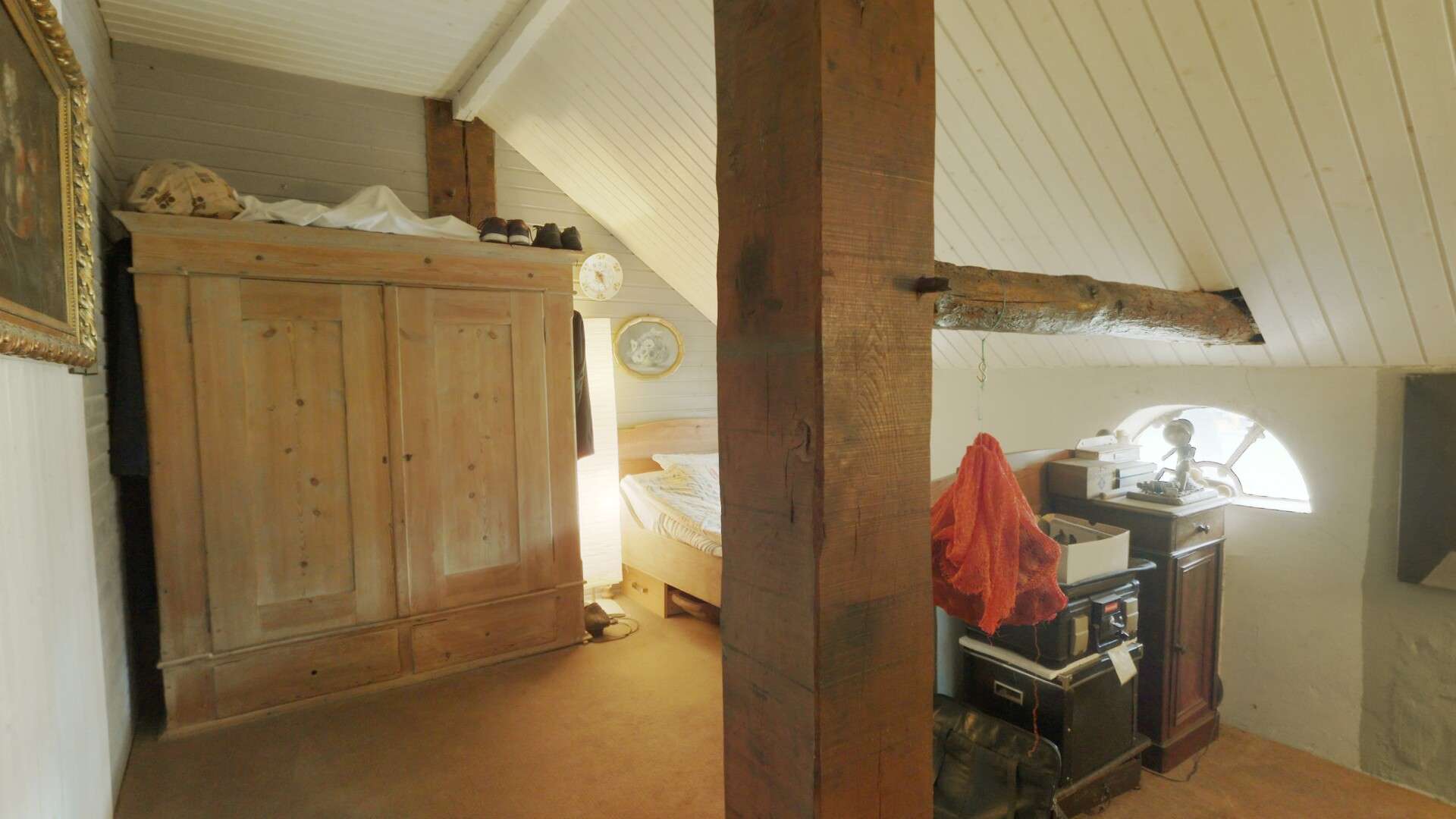 Immobilie in Drage - Schleswig-Holsteinische Geschichte|Denkmalgeschützt unter Reet |Idyllisch gelegen am Löschteich - Bild 3