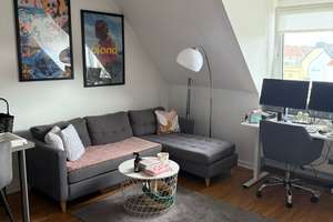 Sehr schöne, gut geschnittene, gemütliche 2-Zimmer-Wohnung in der Wüste, ruhig + zentral