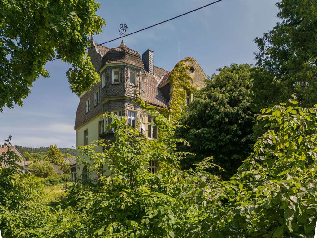 Immobilie in Schmallenberg - Architektonisch anspruchsvolle Jugendstilvilla mit romantischer Geschichte - Bild 1