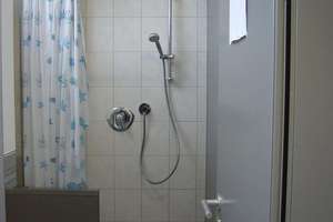 NUR FÜR STUDENTEN: Zentrumsnahes Studentenzimmer in einem Studentenwohnheim in Reutlingen – Wörthstrasse 55, 72764 Reutlingen-Mitte, Reutlingen – Vorschaubild 9