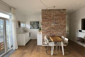 Sonnige 2-Zimmerwohnung mit Balkon in CHB (Zwischenmiete: 3-6 Monate)