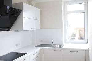 Business Apartment Eichenparkett, ital. Marmor