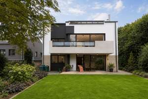 Drei Generationen. Ein besonderes Zuhause. Bauhaus Villa auf 1.575 m² Privatgrundstück – Die vollständige Adresse der Immobilie erhältst du vom Anbieter., 45136 Bergerhausen, Essen – Vorschaubild 2