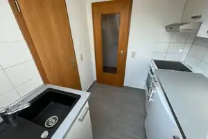 Exklusive, sanierte 2-Zimmer-Wohnung mit EBK in Stuttgart – Stuttgart – Vorschaubild 10